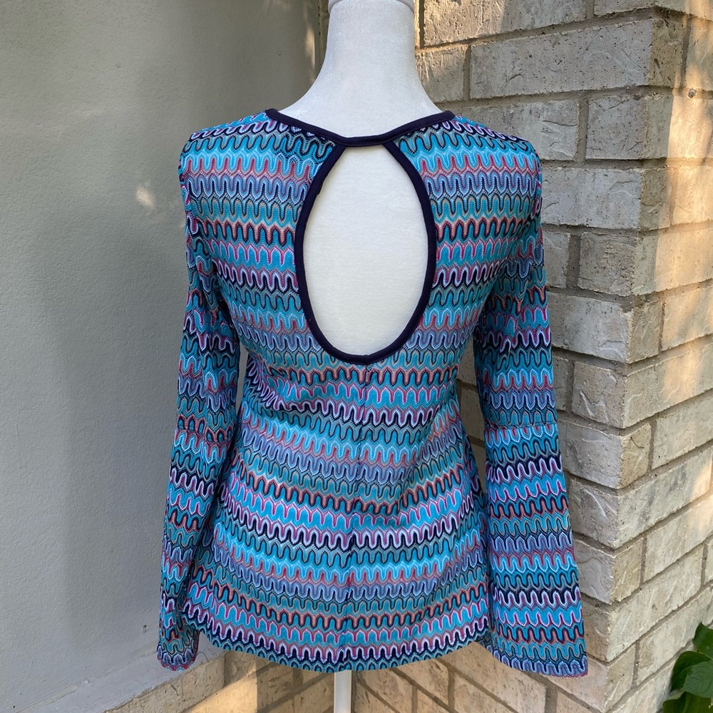 No Comment. Multicolor Wave Pattern Open Knit Top - image 7